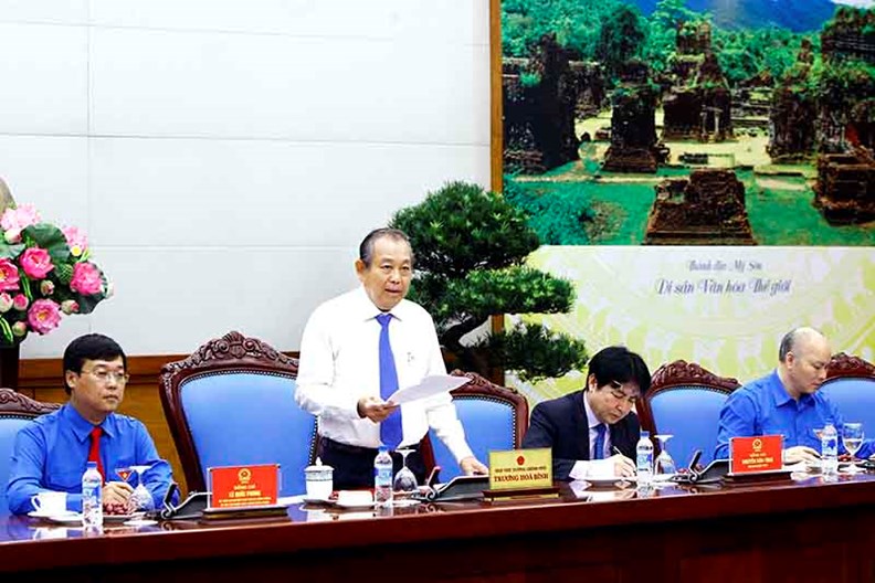 Phó Thủ tướng Thường trực gặp mặt cán bộ, công chức, viên chức trẻ giỏi - ảnh 1